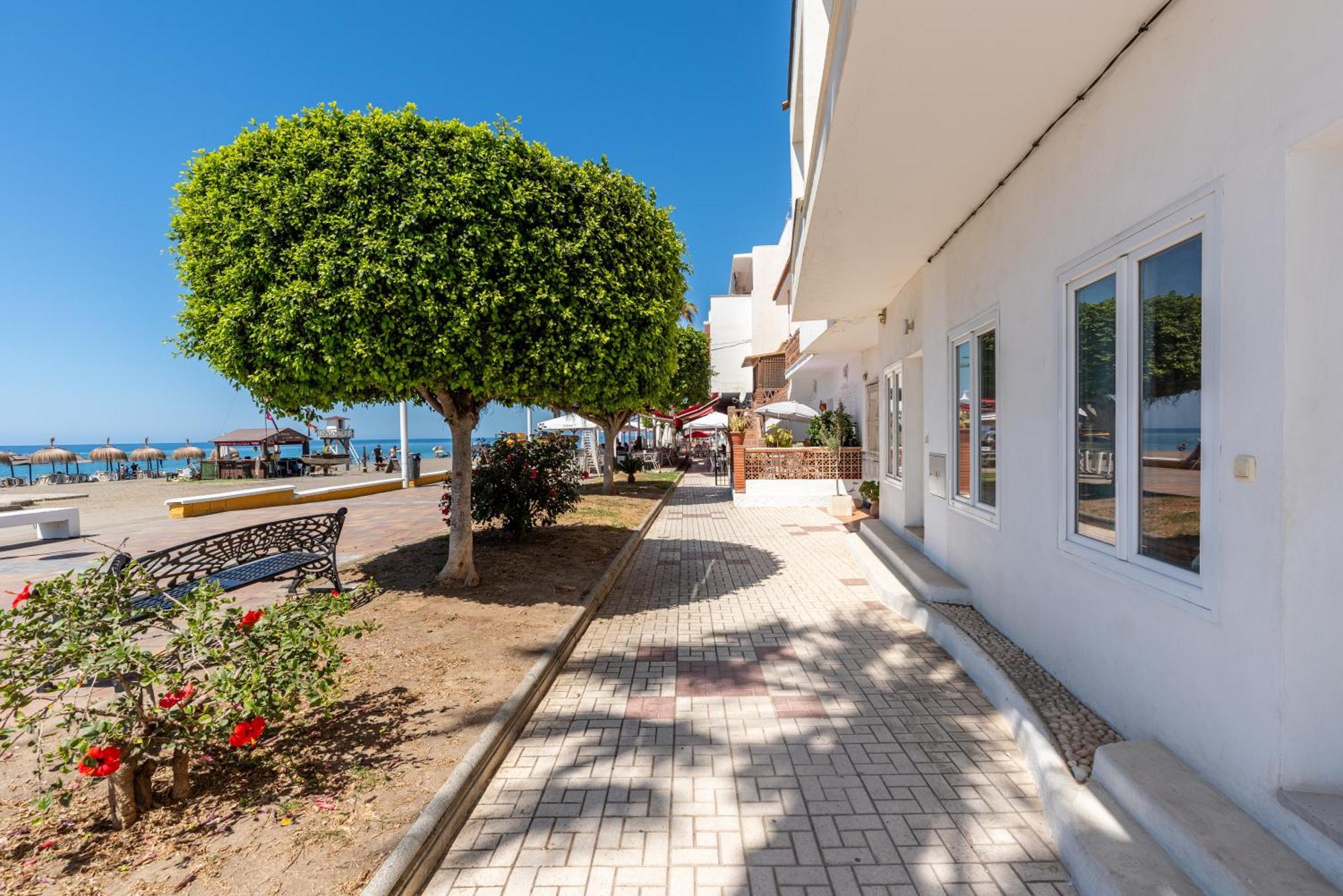 Wintowinrentals Dream Home On The Beachfront La Cala Del Moral Exterior photo